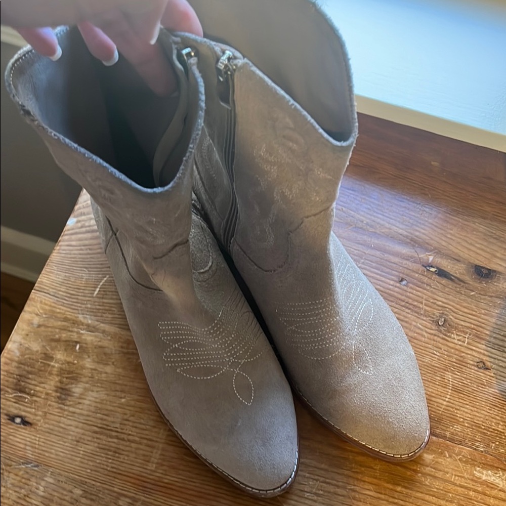 Women's Tan Boots
